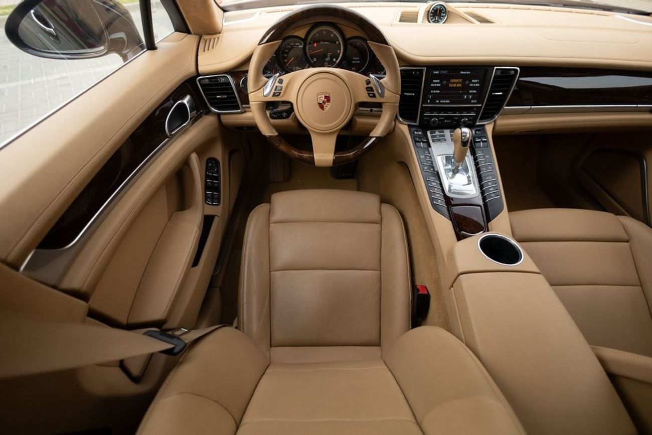 بورش باناميرا Porsche Panamera Turbo (LOWEST MILEAGE) 2010 GCC.