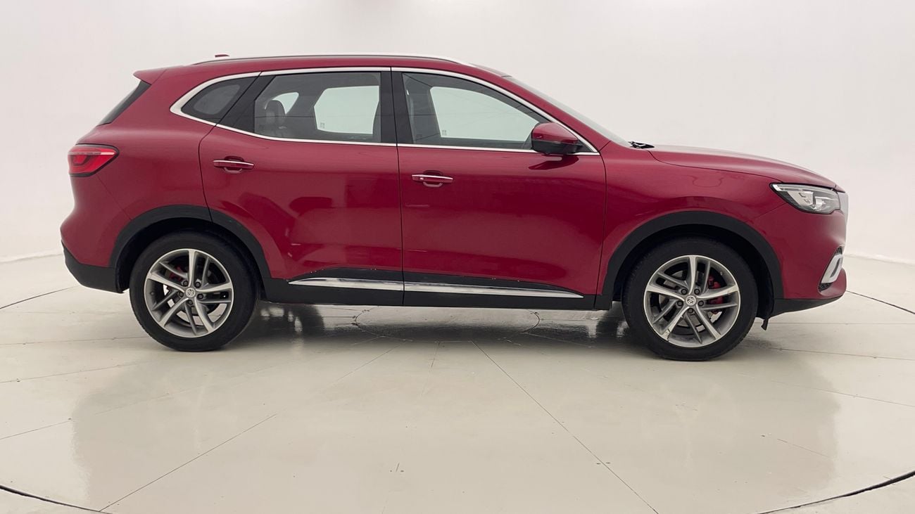 أم جي HS LUXURY TROPHY 2 | بدون دفعة مقدمة | اختبار القيادة في المنزل