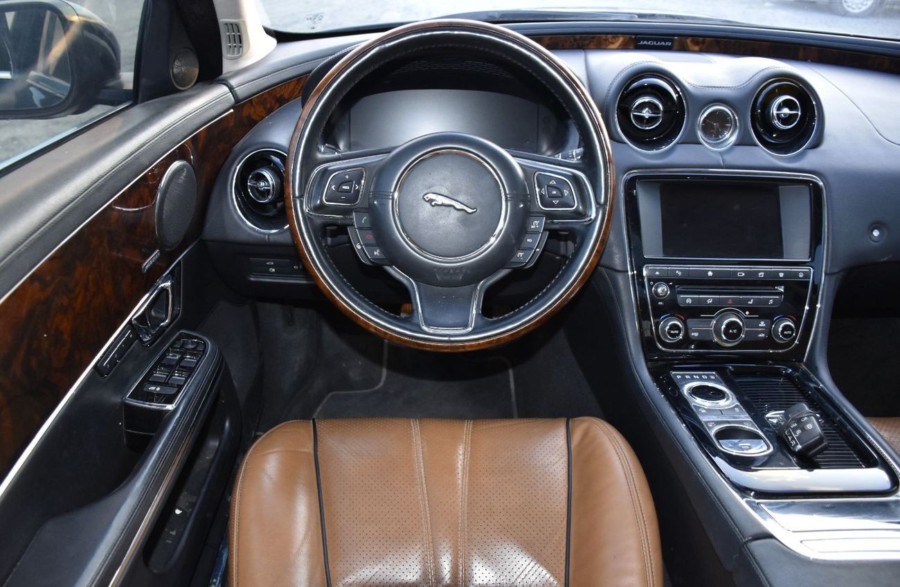 جاكوار XJ " AS IT IS " / Jaguar XJ L 3.0 ( 2016 Model ) in Blue Color GCC Specs