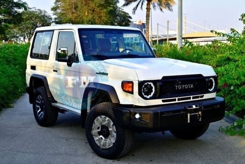 تويوتا لاند كروزر 70 71 SDLX V6 4.0L Petrol 4WD Automatic