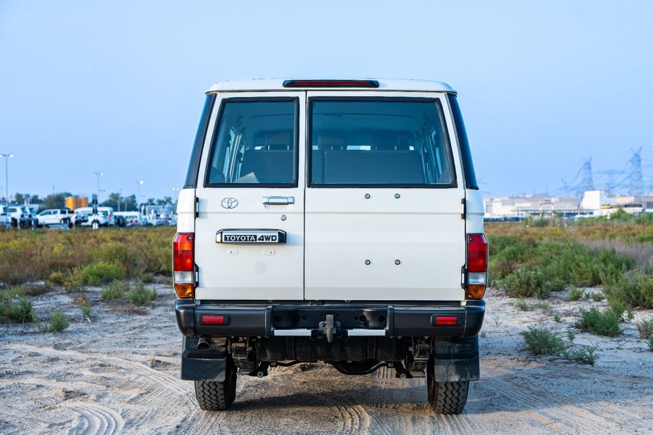 تويوتا لاند كروزر 76 Toyota Land Cruiser 2025 LC76 9-seater 4.2Ldiesel manual 4x4