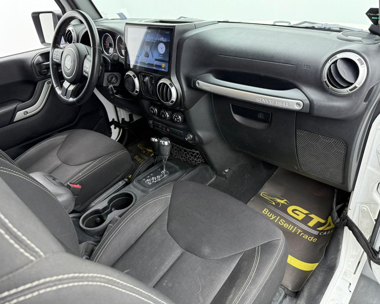 Jeep Wrangler Sahara 3.6L A/T 2015 Jeep Wrangler Sahara, Full Service History, Excellent Condition, GCC