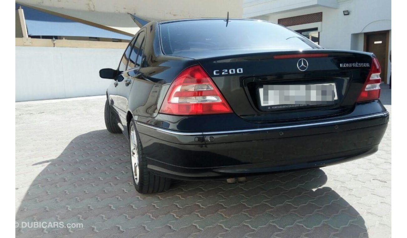 Mercedes-Benz C200