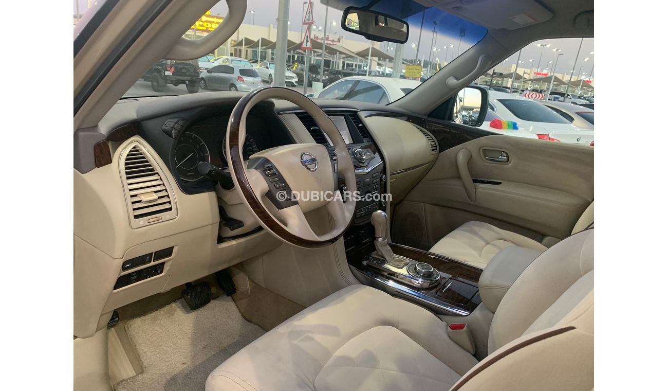 Nissan Patrol Nissan Patrol Platinum_2011_Excellend_condihich