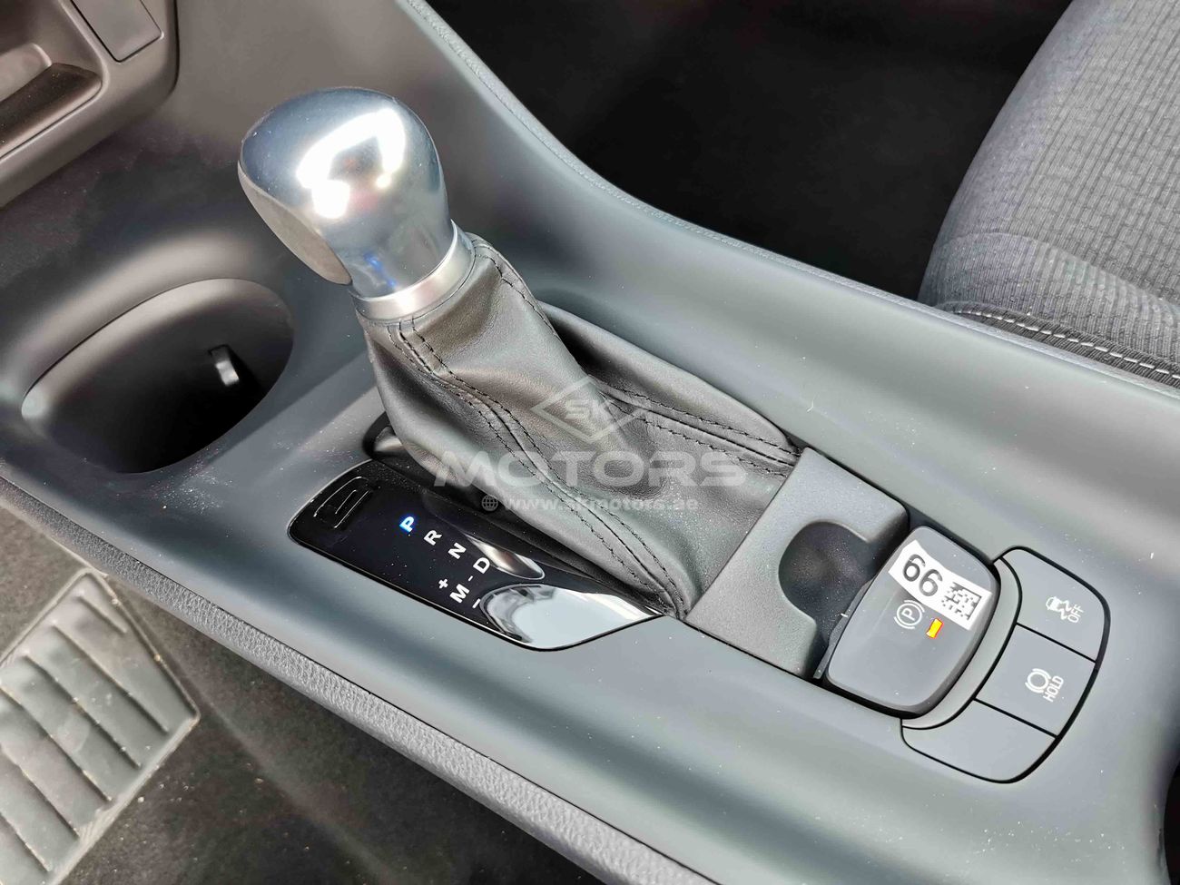 Toyota CHR 1.2L, 17" Alloy Rims, LED Head Lights, Fog Lamp, Power Window, CODE - TCHRB21