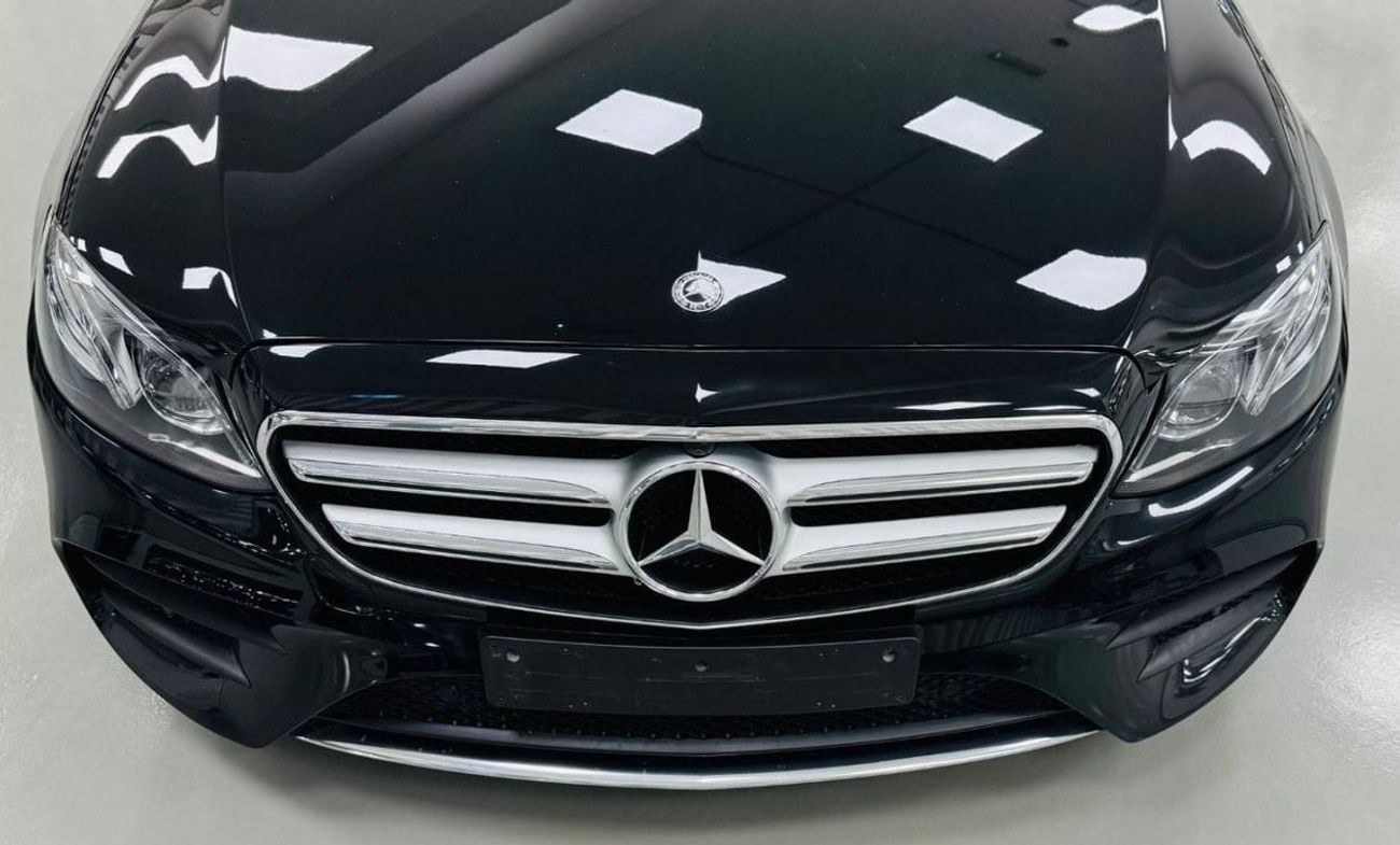 Mercedes-Benz E300 Premium GCC .. FSH .. Warranty .. Perfect Condition .. Panoramic