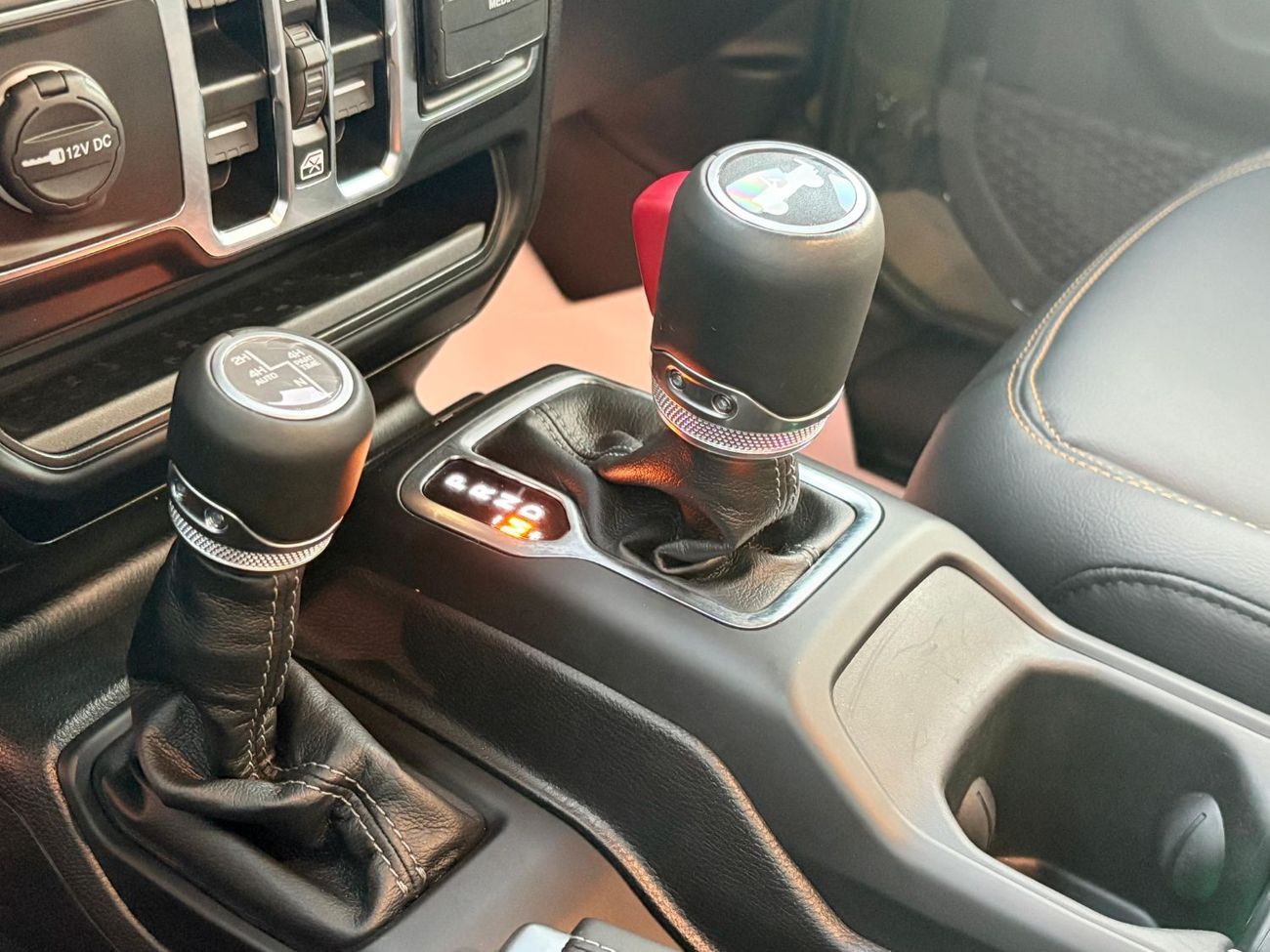 جيب رانجلر Unlimited Sahara 2.0L A/T