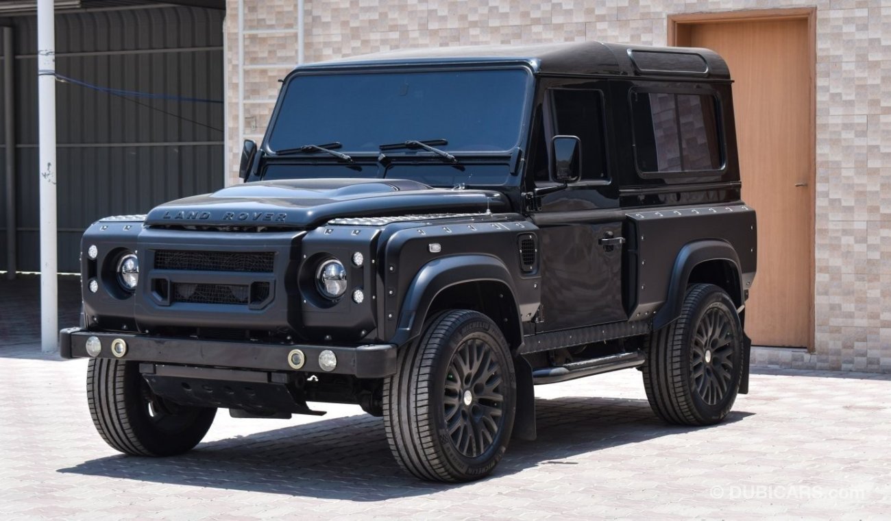 Land Rover Defender 8