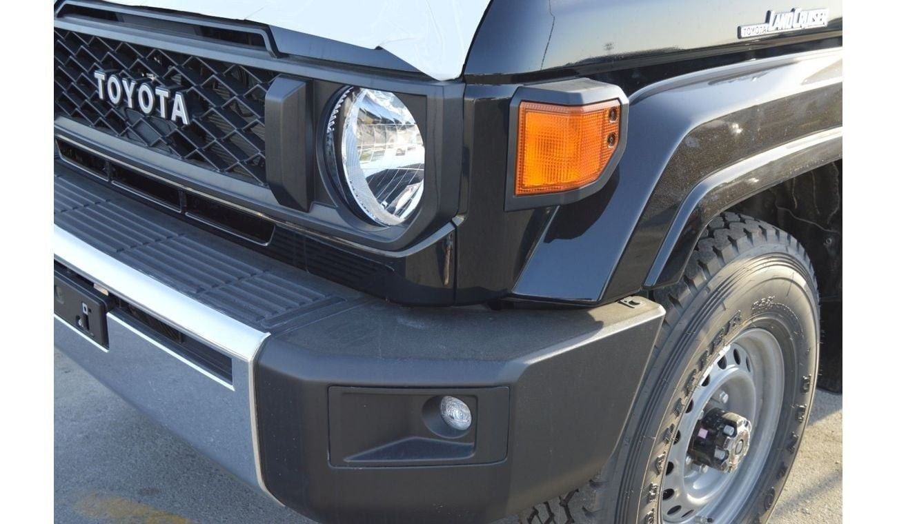 Toyota Land Cruiser 70 LX Hard Top 5 Doors