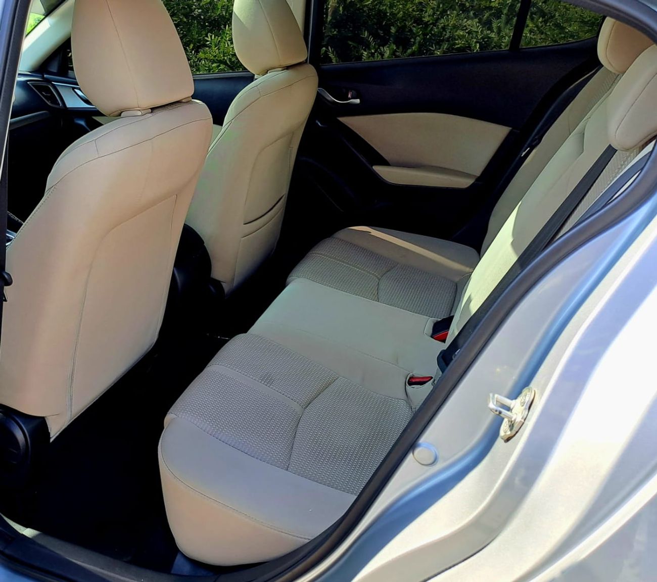 Mazda 3 Comfort Plus 1.6L 530-Monthly l GCC l Sunroof, Cruise, Camera l Accident Free