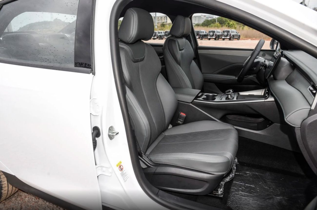 بي واي دي كين بلاس BYD QIN PLUS  DM - i 1.5L Plug-in Hybrid 55km Leading