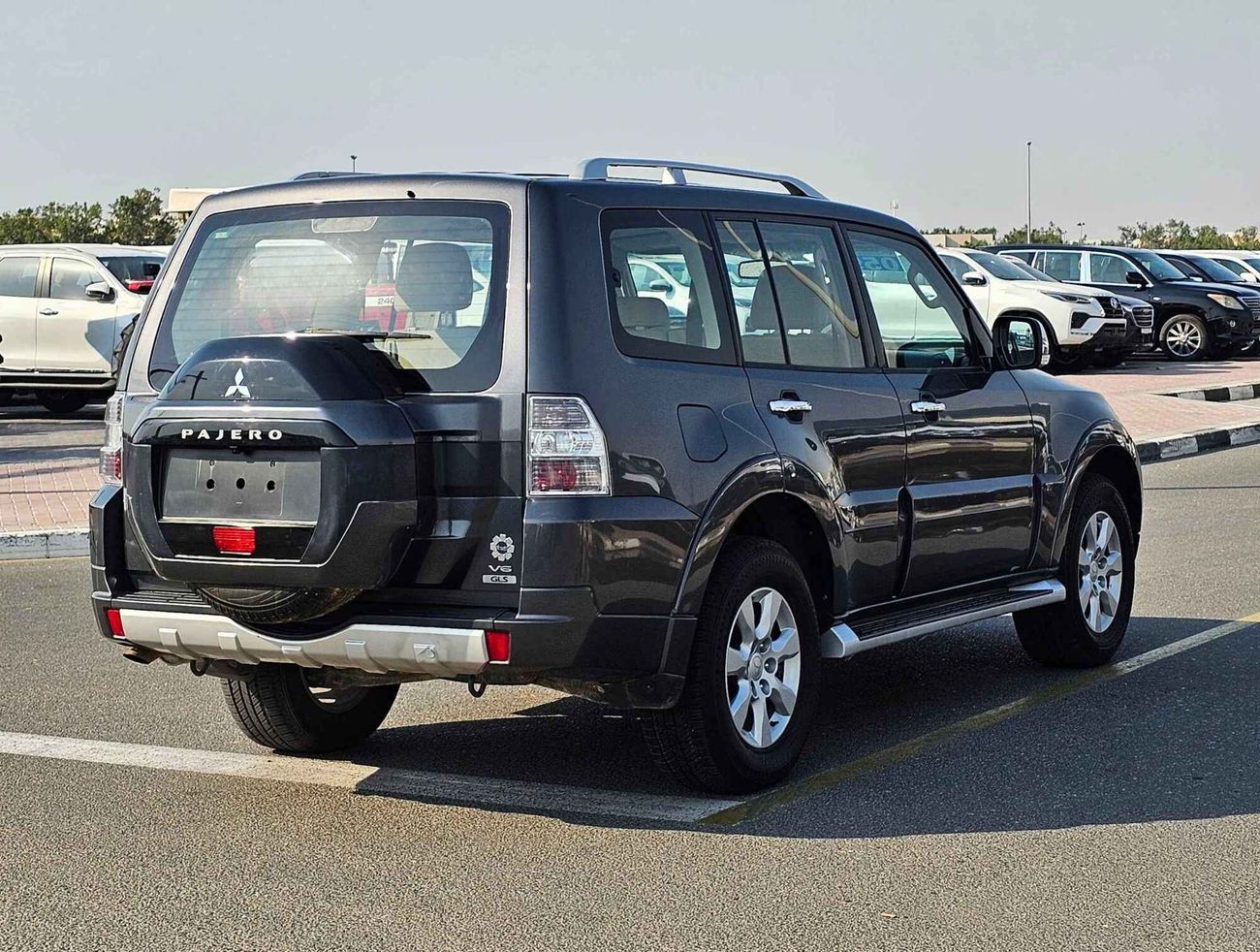 Mitsubishi Pajero GLS 3.5/ 4WD/ DVD CAMERA/ LOW MILEAGE/ 861 MONTHLY /LOT#701811