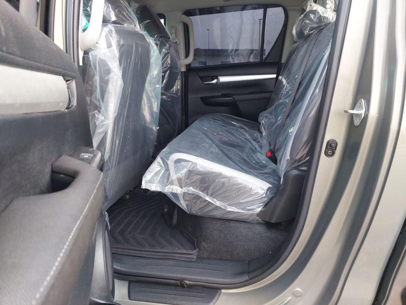 تويوتا هيلوكس TOYOTA HILUX PICKUP RHD 2016 MODEL 2.8 L DIESEL AUTOMATIC(PM79021)