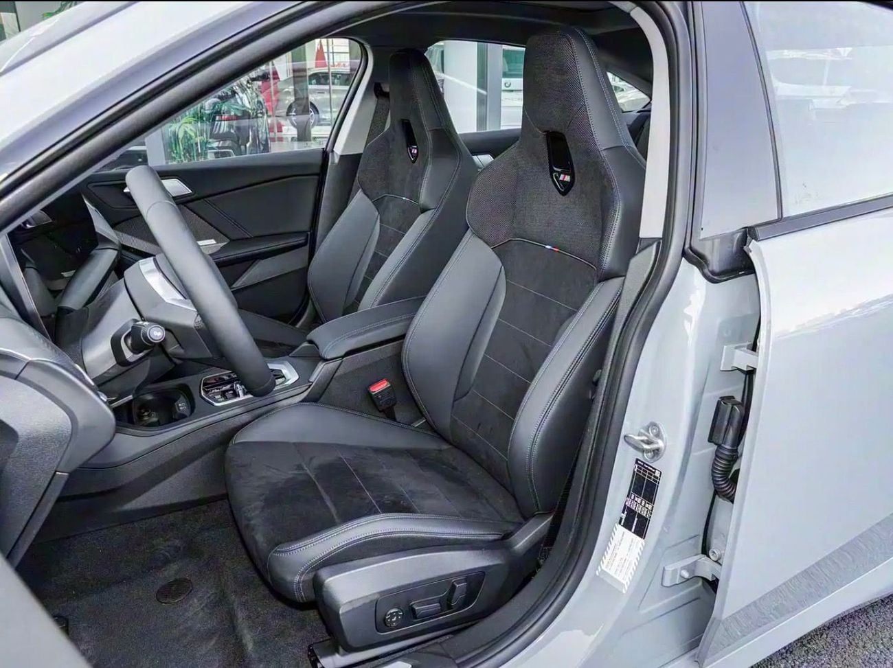 BMW 225L BMW 225L / 0km / black / chinese