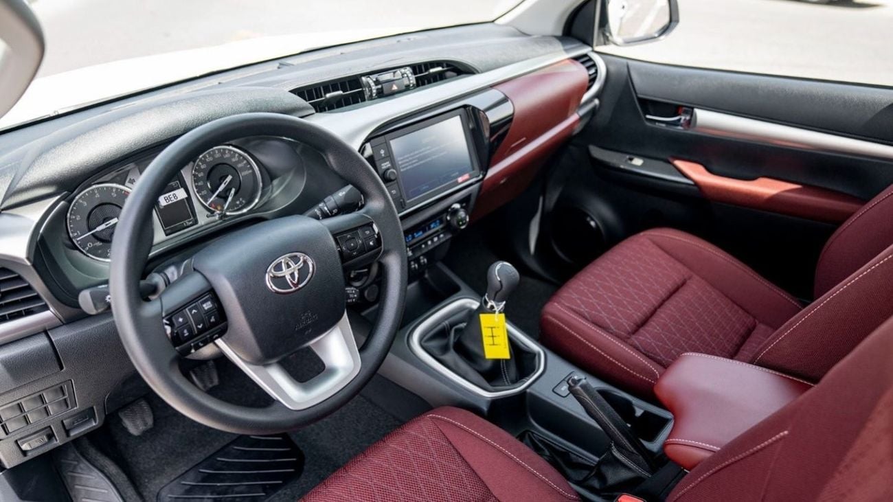 تويوتا هيلوكس TOYOTA HILUX DC 2.7P MT 4X4 MY2023 – WHITE