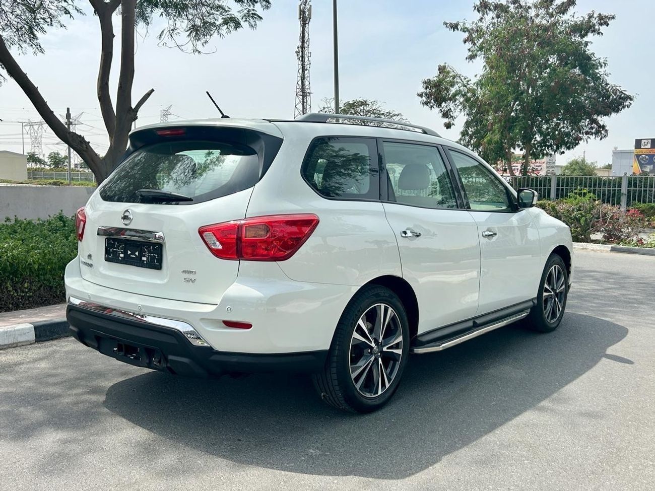 Nissan Pathfinder SV 3.5L (260 HP) 4WD GCC FULLY AGENCY MAINTAINED