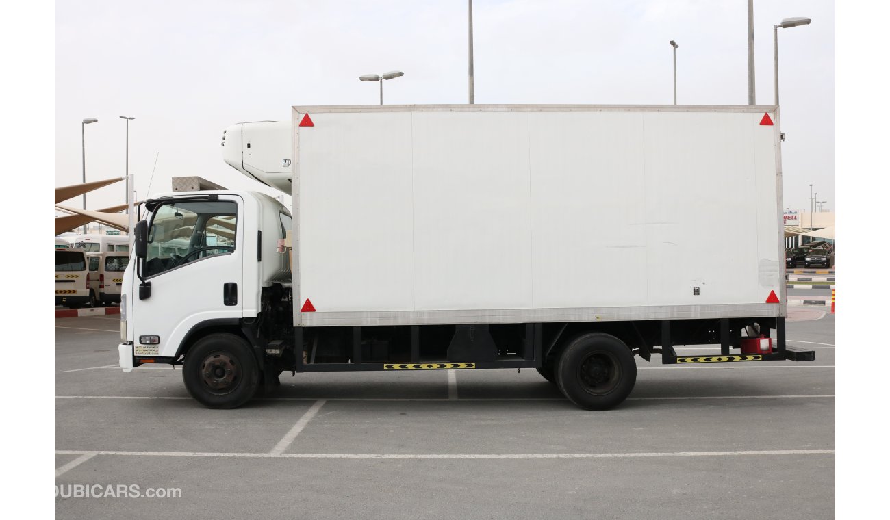 إيسوزو NPR 3 TON PICKUP WITH MD 200 FREEZER