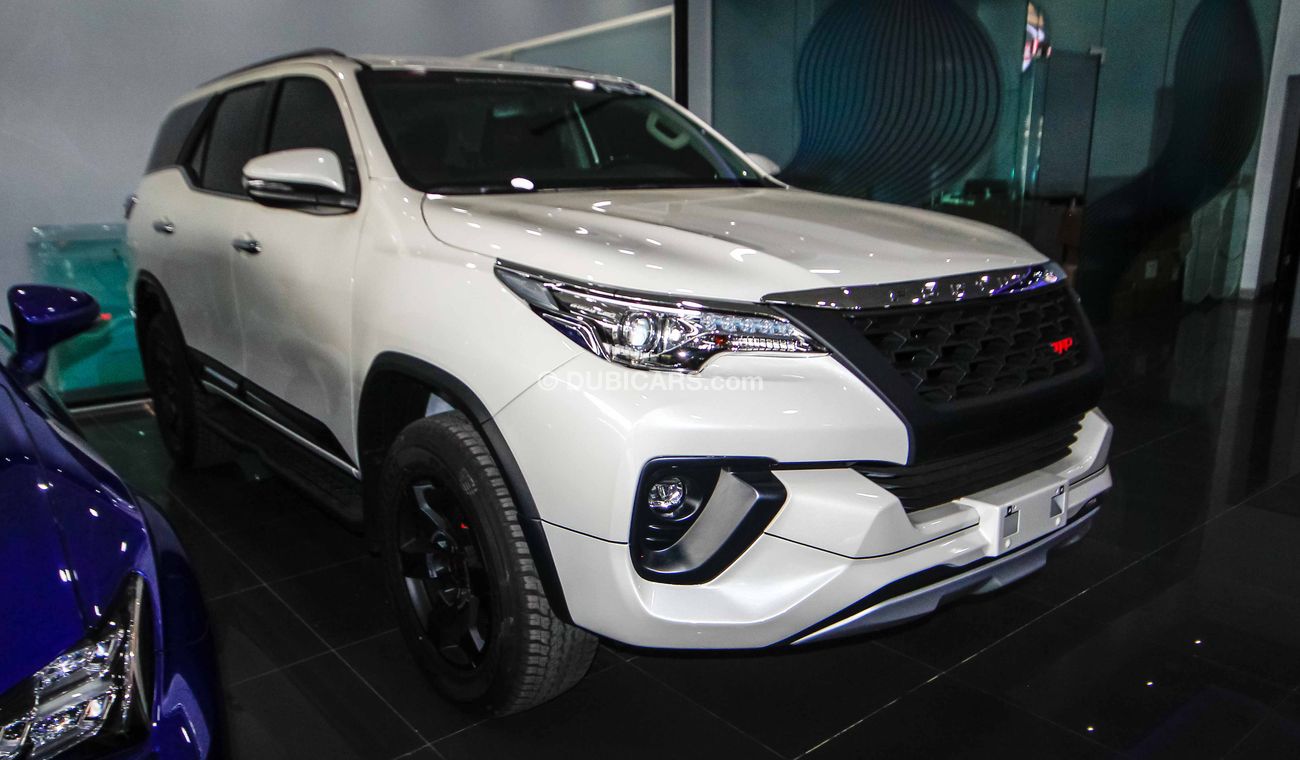 تويوتا فورتونر VXR TRD