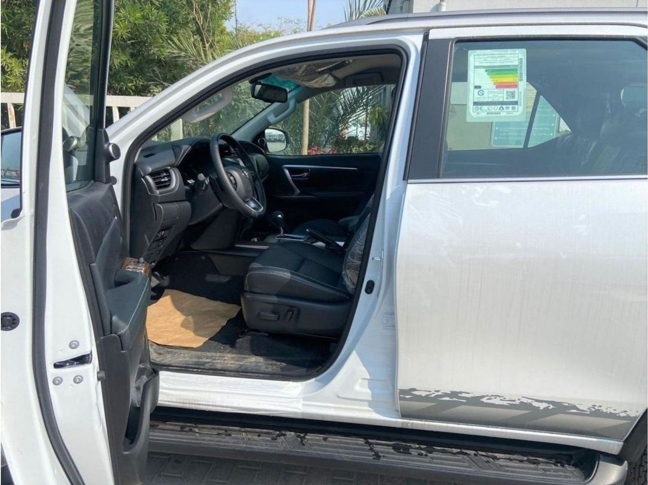 تويوتا فورتونر TOYOTA FORTUNER 4.0L 4x4 V6 HI 6 cylnders automatic