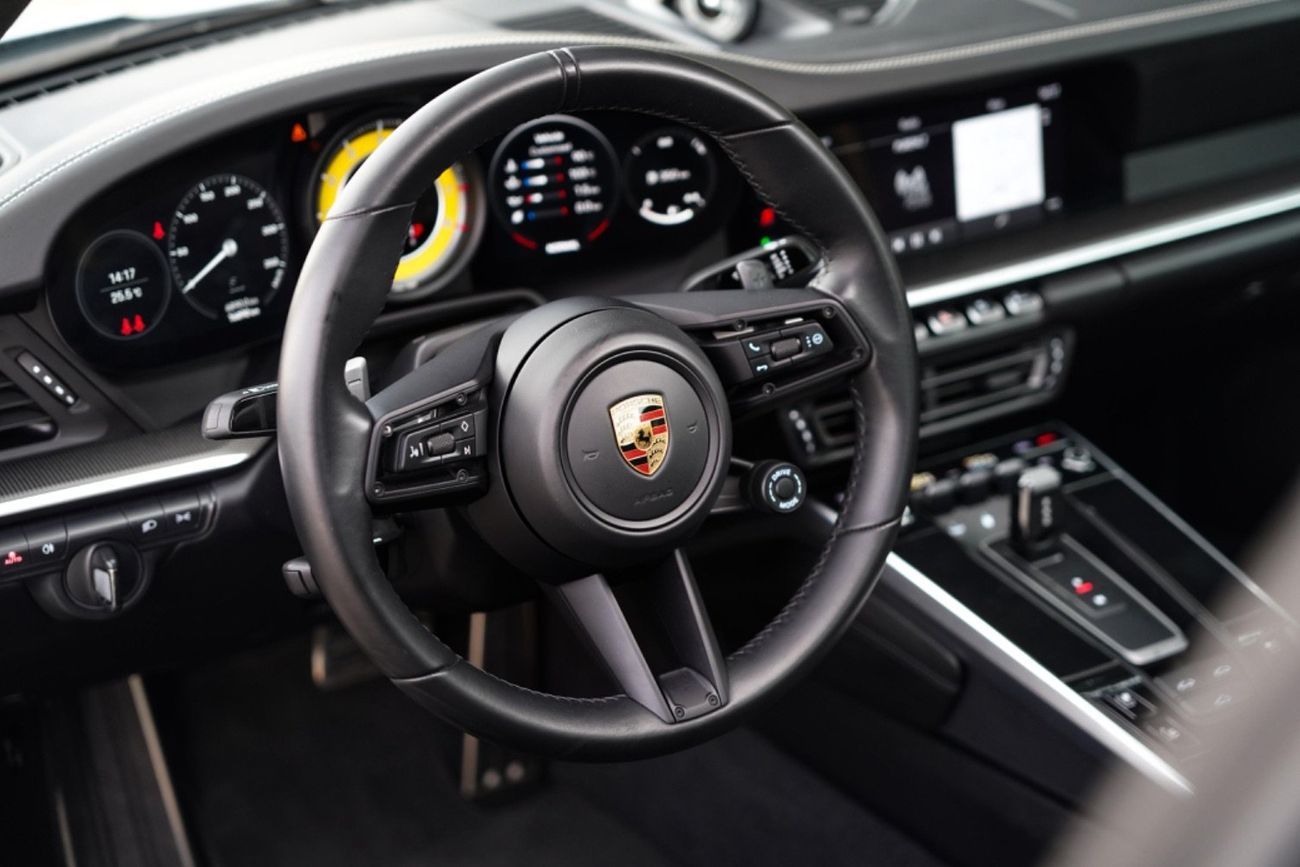 Porsche 911 Turbo S 3.8L (640 HP) Coupe