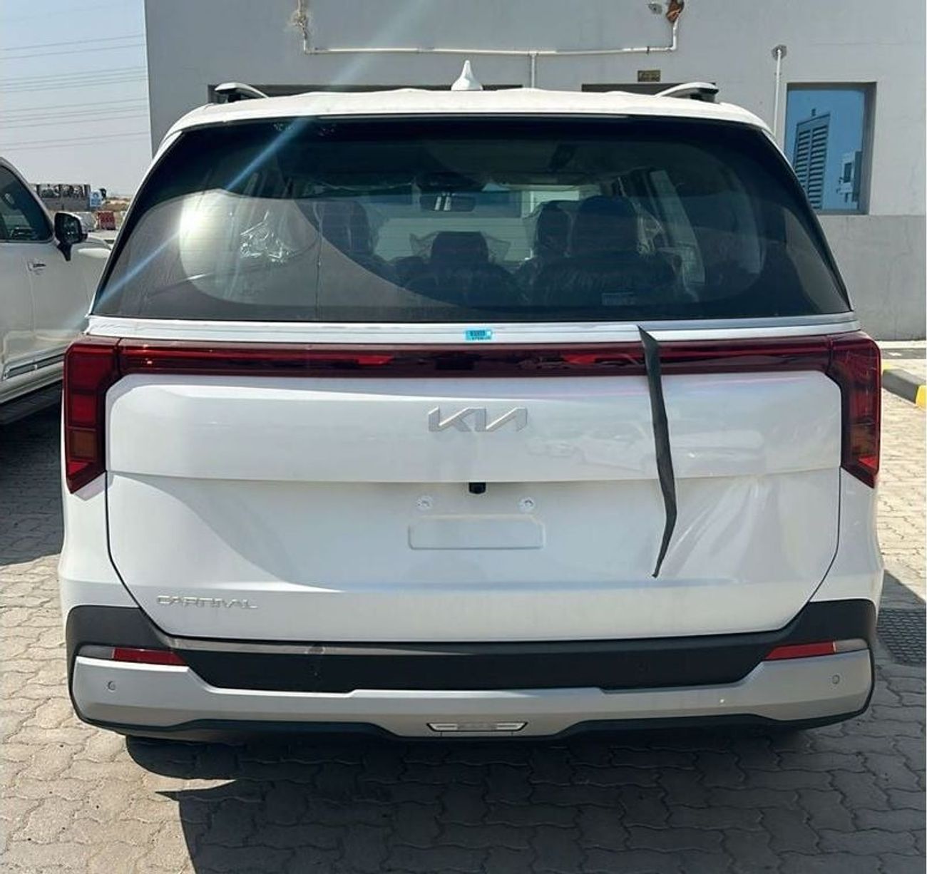 Kia Carnival 3.5L Petrol, Leather Seats, Big DVD Screen 2025MY