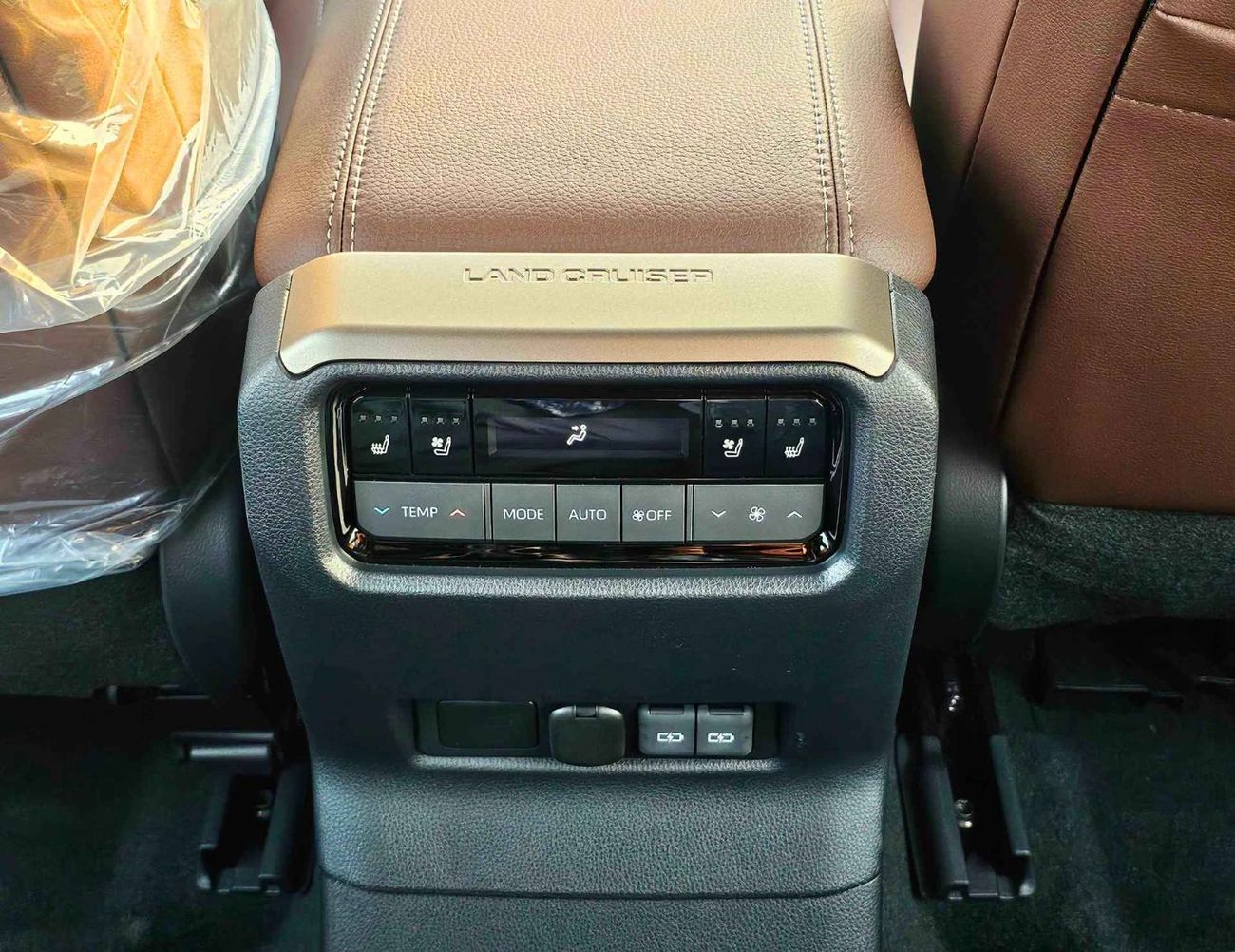 Toyota Prado ADVENTURE TURBO / 2.8L V4 DIESEL / RADAR / POWER SEATS / LEATHER SEATS (CODE # PADVH1)