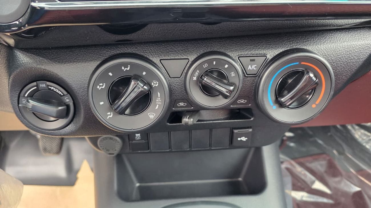 تويوتا هيلوكس 2026 Toyota Hilux Single Cabin M/T 4x4 2.7L Gasoline