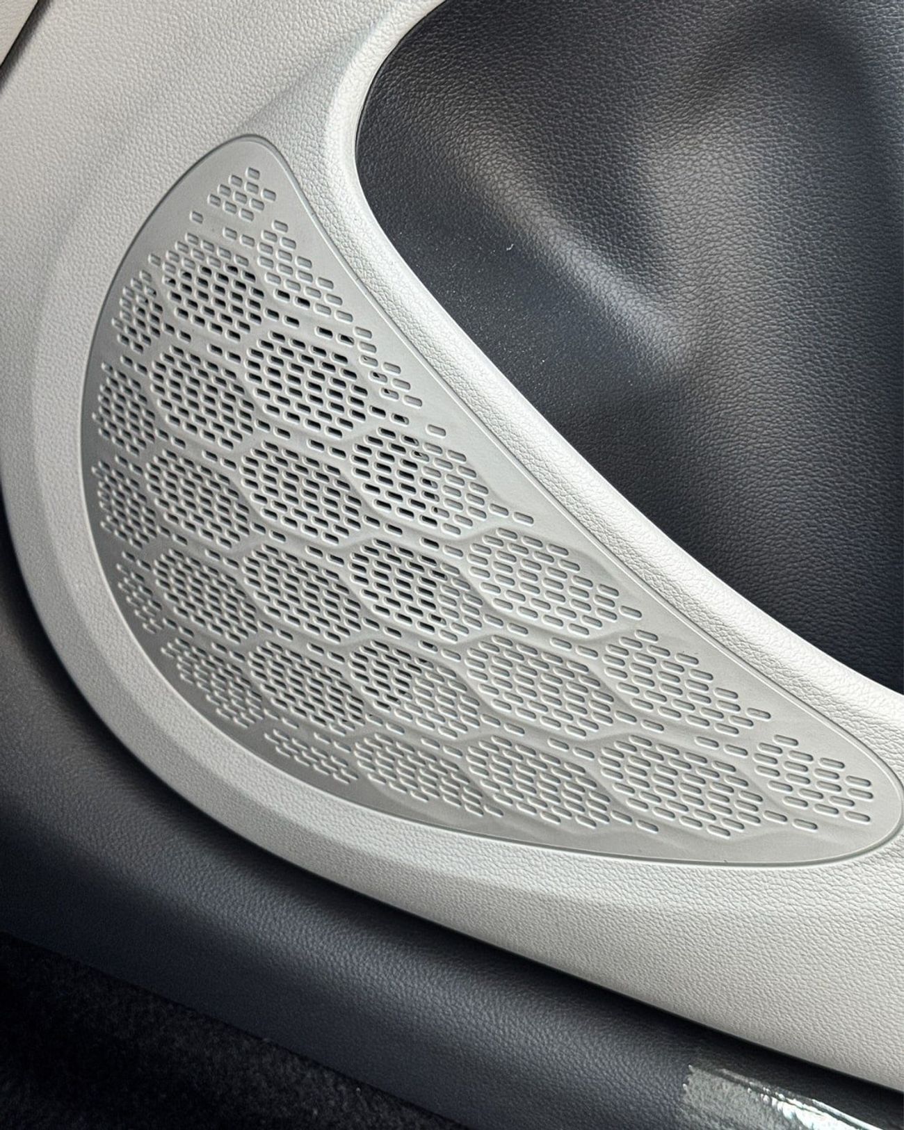 هيونداي جراند i10 GRAND I10 (HATCHBACK ) 1.2L BLACK COLOR - 2026 MODEL