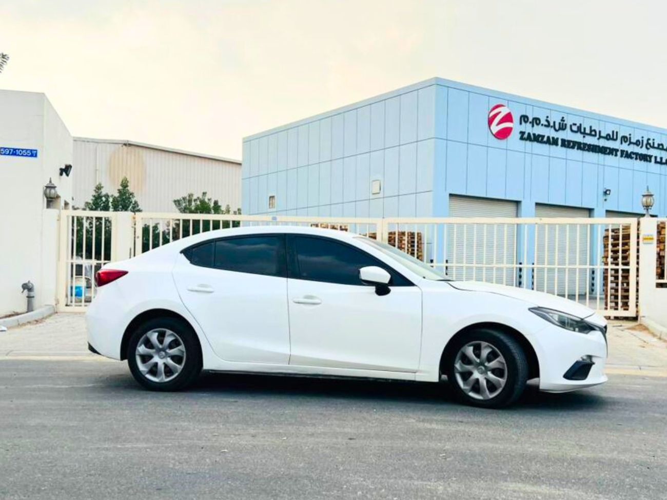 Mazda 3 S 1.6L Sedan Urgent Sale – 2015 Mazda 3 | GCC Spec | 170,000 km