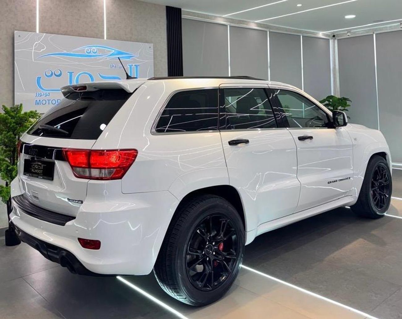 Jeep Grand Cherokee SRT 6.4L BEST JEEP GRAND CHEROKEE SRT8 6.4 V8 || GCC || FREE ACCIDENTS || FULLY LOADED || PERFECT CO