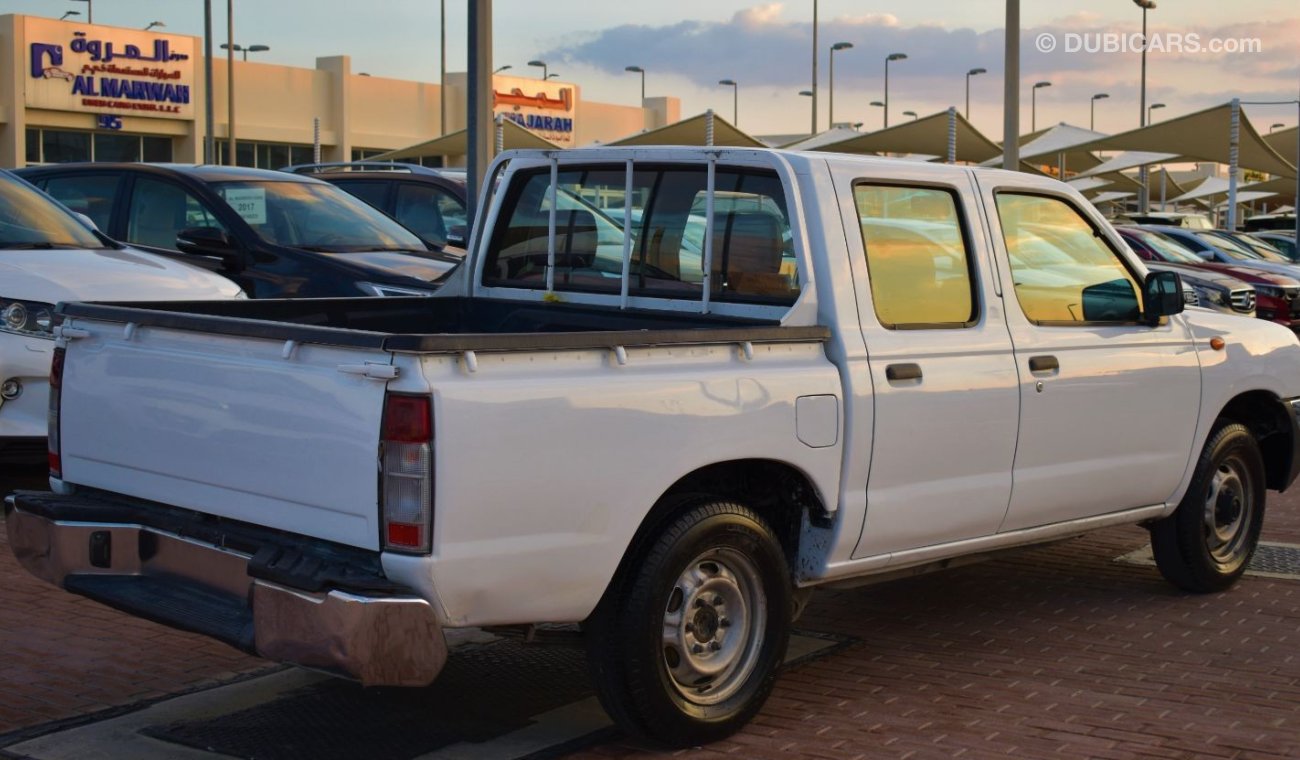 Nissan Pickup بيك اب