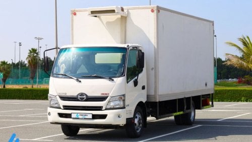 Hino 300 2019 Series 916 Chiller Box 4.0L Diesel M/T RWD - GCC Specs - Low Mileage - Ready to Drive