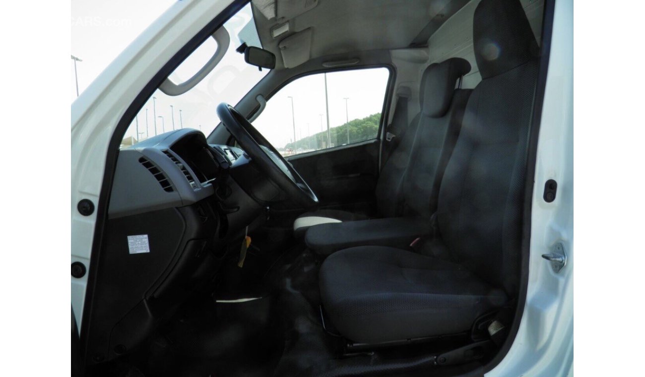 Toyota Hiace Van  2012