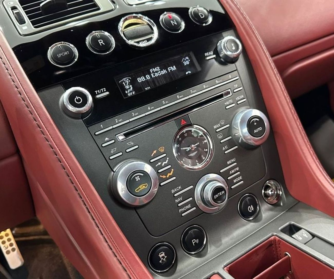 أستون مارتن فانتيج 2013 Aston Martin Vantage, Full Aston Martin Service History, Excellent Condition, GCC