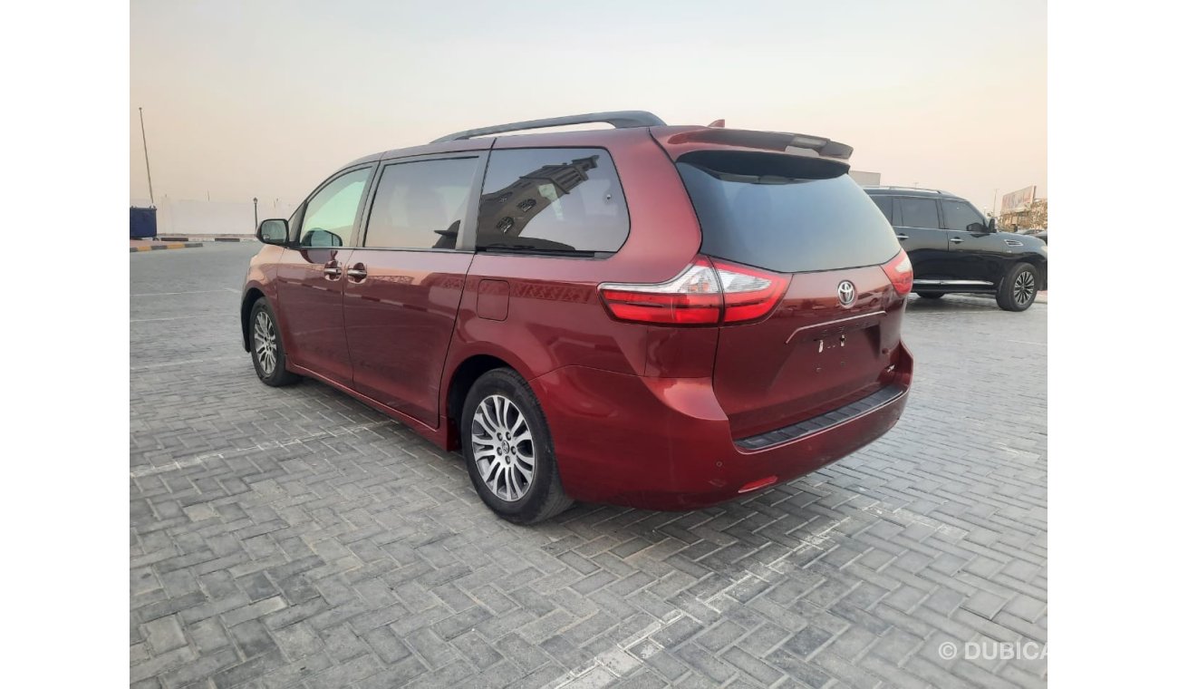 Toyota Sienna 2018 TOYOTA SIENNA XLE