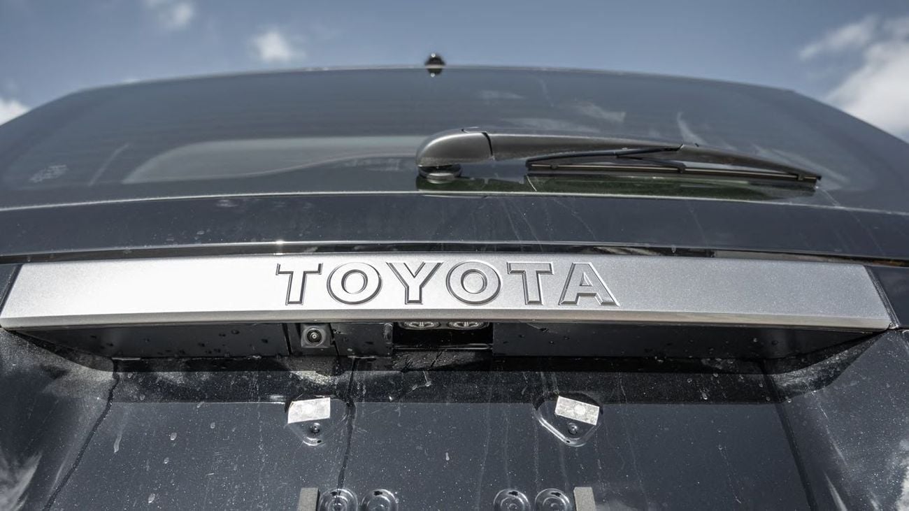 Toyota Prado Prado 2.4 ALR Mid option GCC