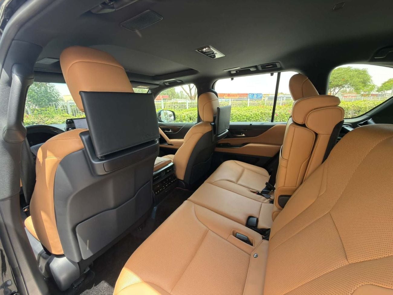 لكزس LX 700h SIGNATURE