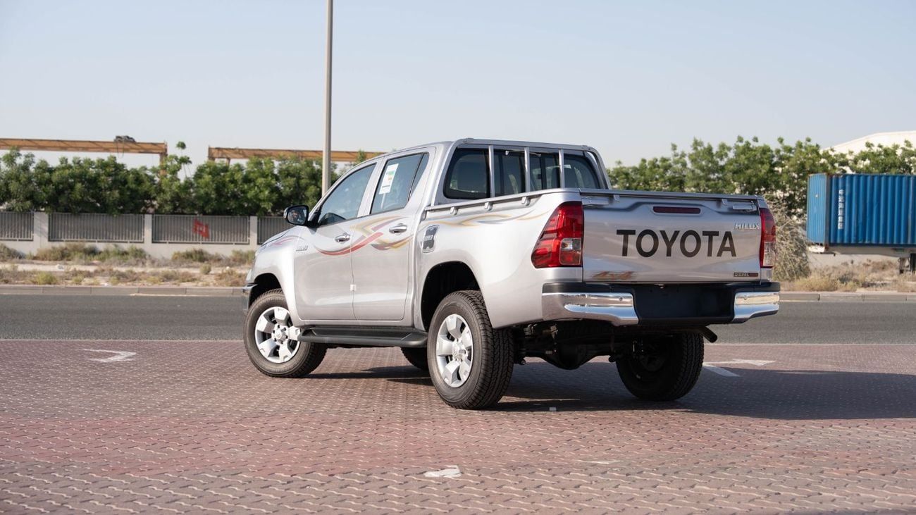 تويوتا هيلوكس 2025 Toyota Hilux 2.4 - Silver Metallic Inside Black | Export Only