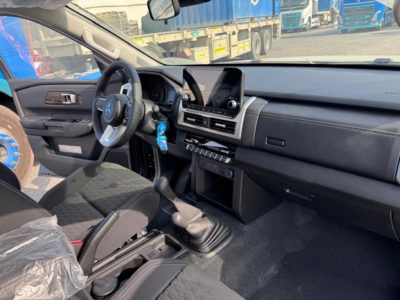 Mitsubishi L200 MITSUBISHI L200 Petrol Double Cabin 4WD 5MT 2.5L GLX -FULL OPTION_Grey