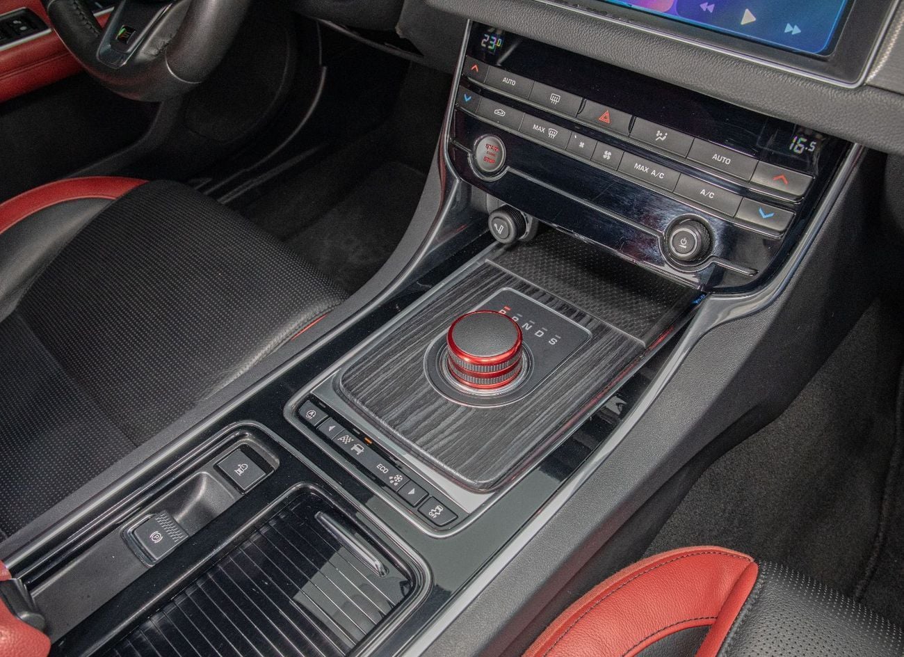 جاكوار XF S 3.0L Sedan