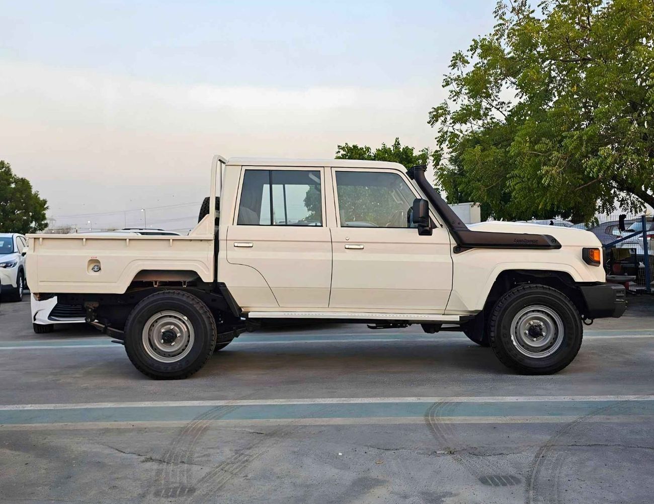 تويوتا لاند كروزر بيك آب LC79 / DOUBLE CABIN / LEATHER SEATS / 4.2L V6 DIESEL M/T /4WD (CODE# LCPDD6A)