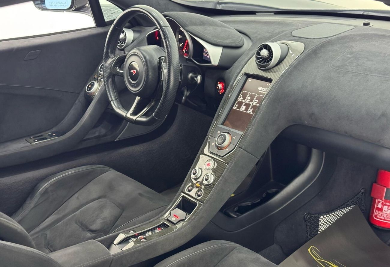 McLaren 650S 2015 McLaren 650s, Full Service History, Carbon Fiber Package, Low Kms, GCC