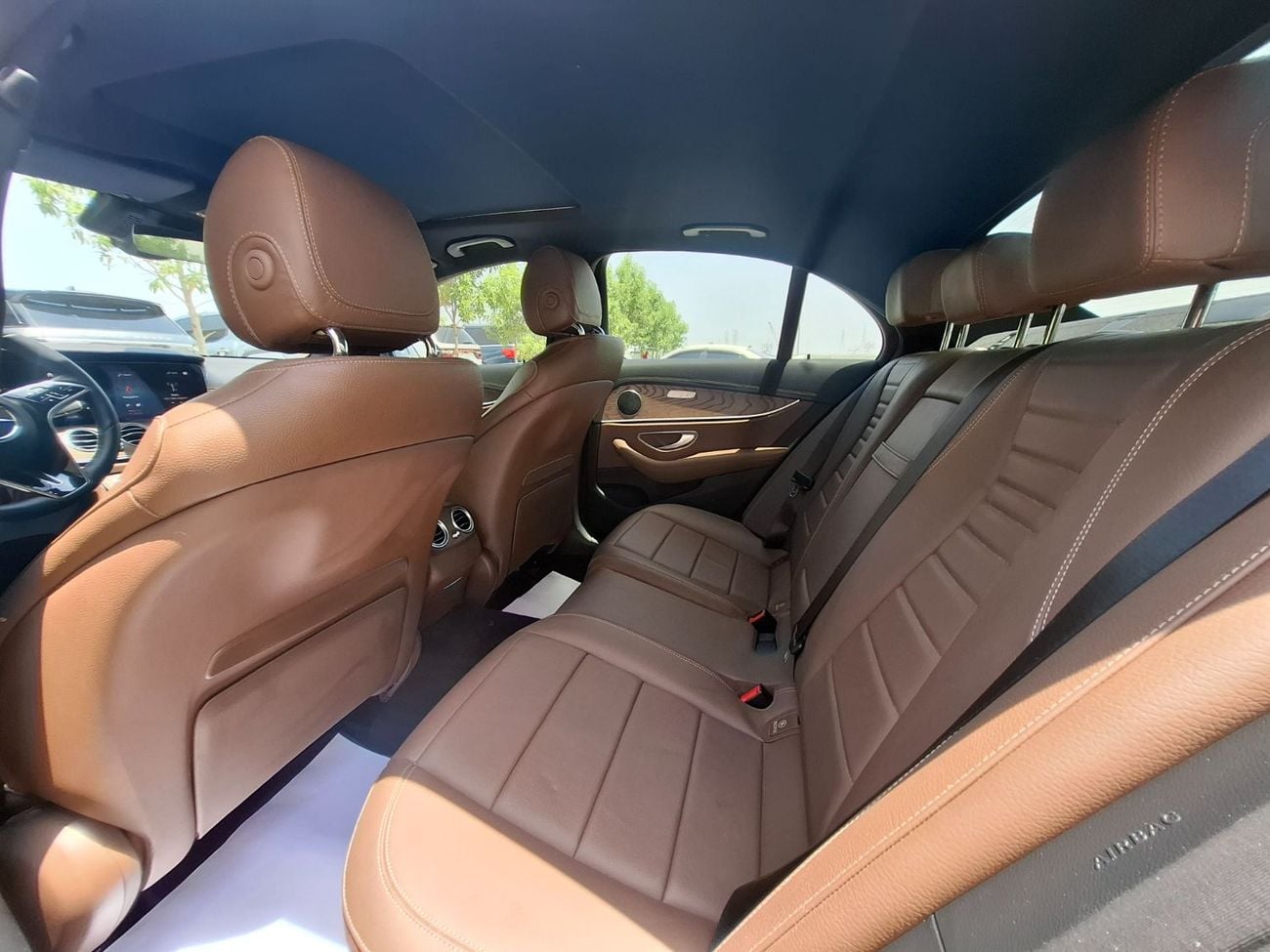 مرسيدس بنز E 250 STD (NON-GCC) مرسيدس بنز 2022