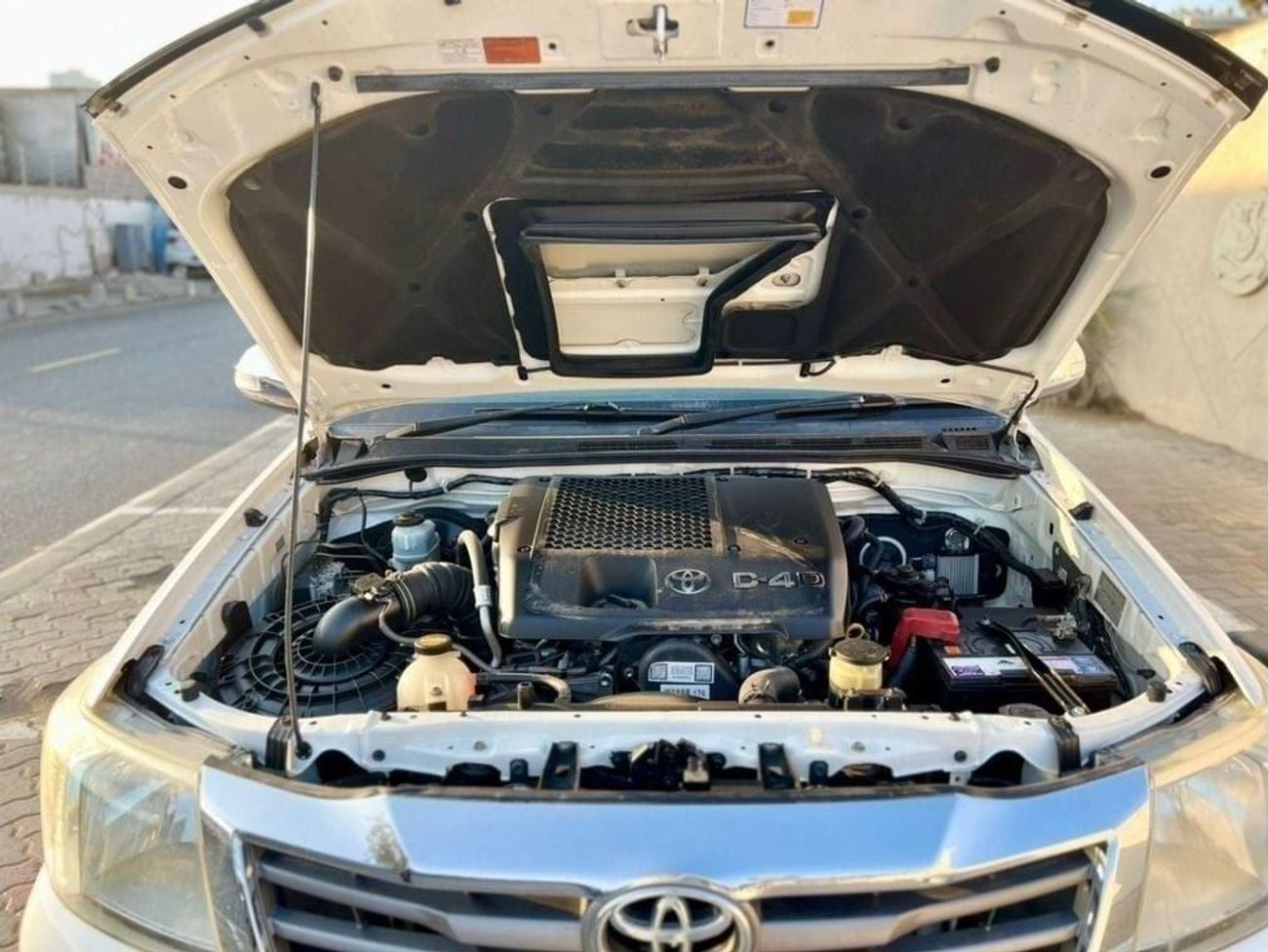 تويوتا هيلوكس diesel 3.0 liter automatic gear right hand drive