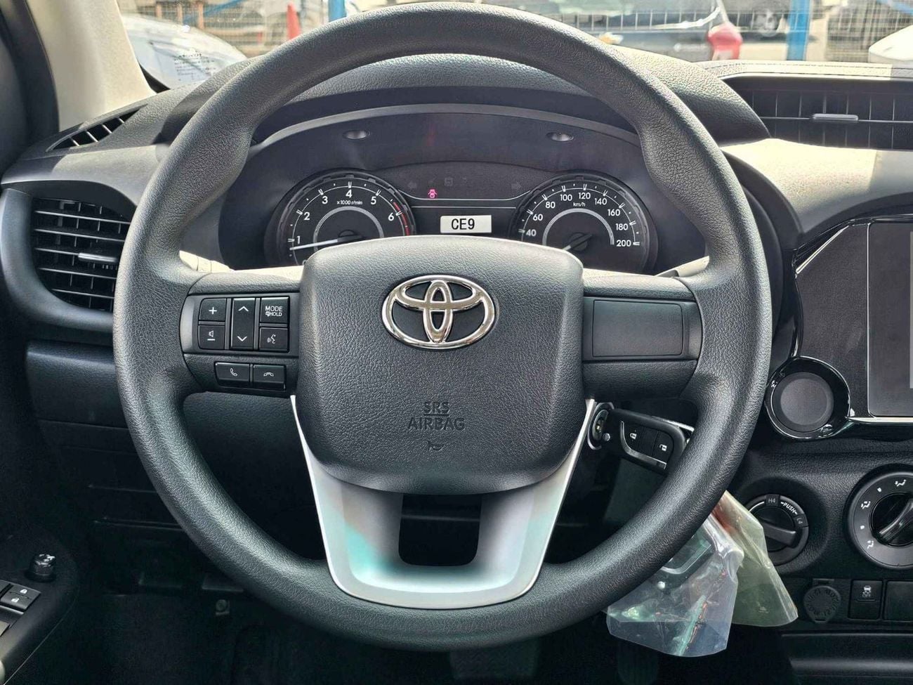 Toyota Hilux NARROW BODY / 2.7L PETROL / POWER WINDOWS / 4WD (CODE # HPDN5AV2)
