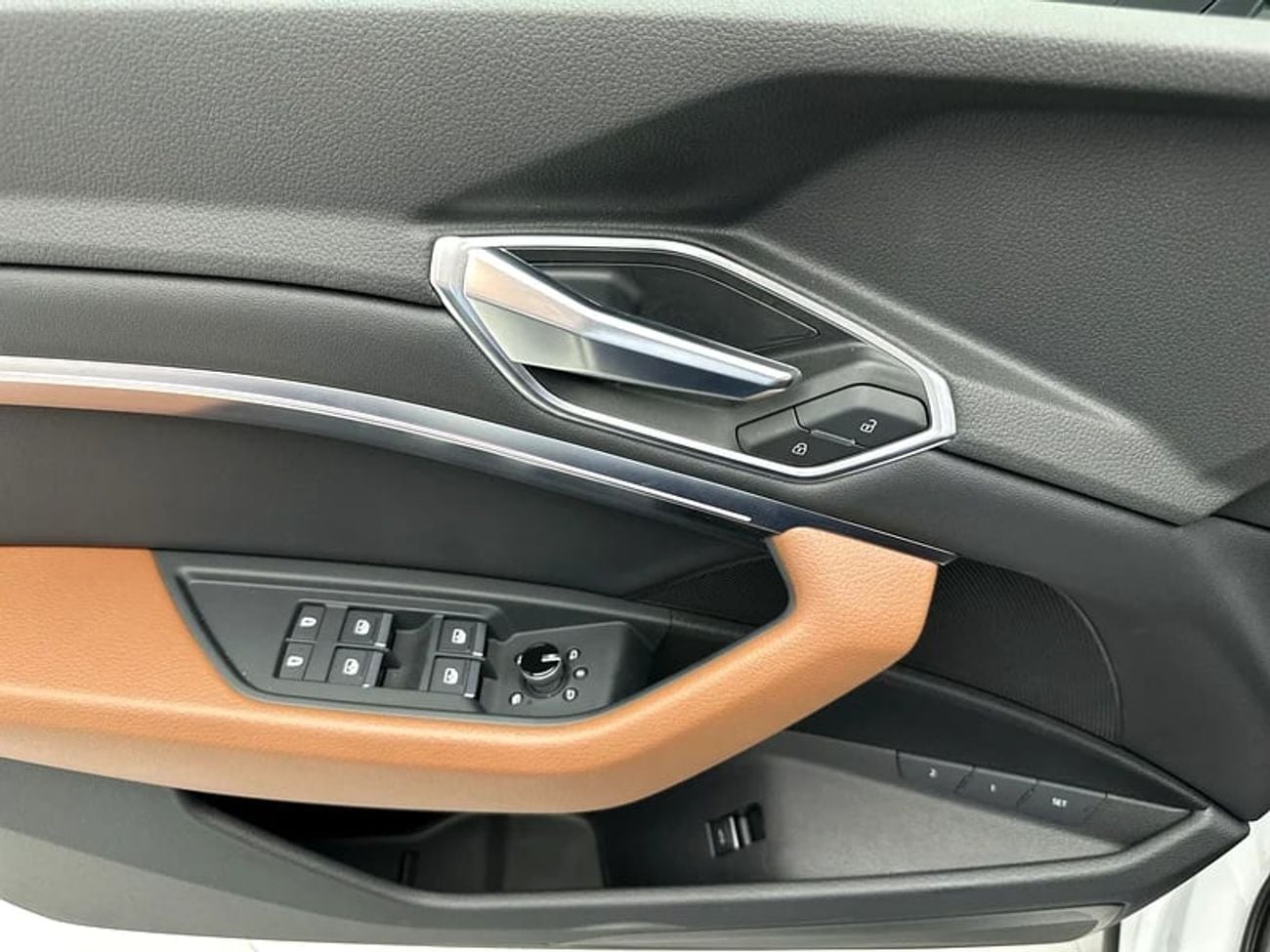 Audi etron advanced 55 quattro 408hp (Ref# 019453) ** Night package **