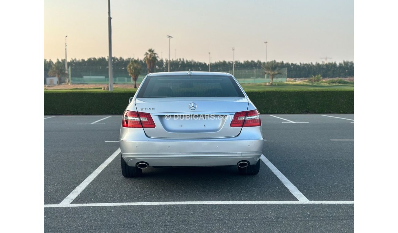 مرسيدس بنز E300 موديل 2010 خليجي حاله ممتازه من الداخل والخارج