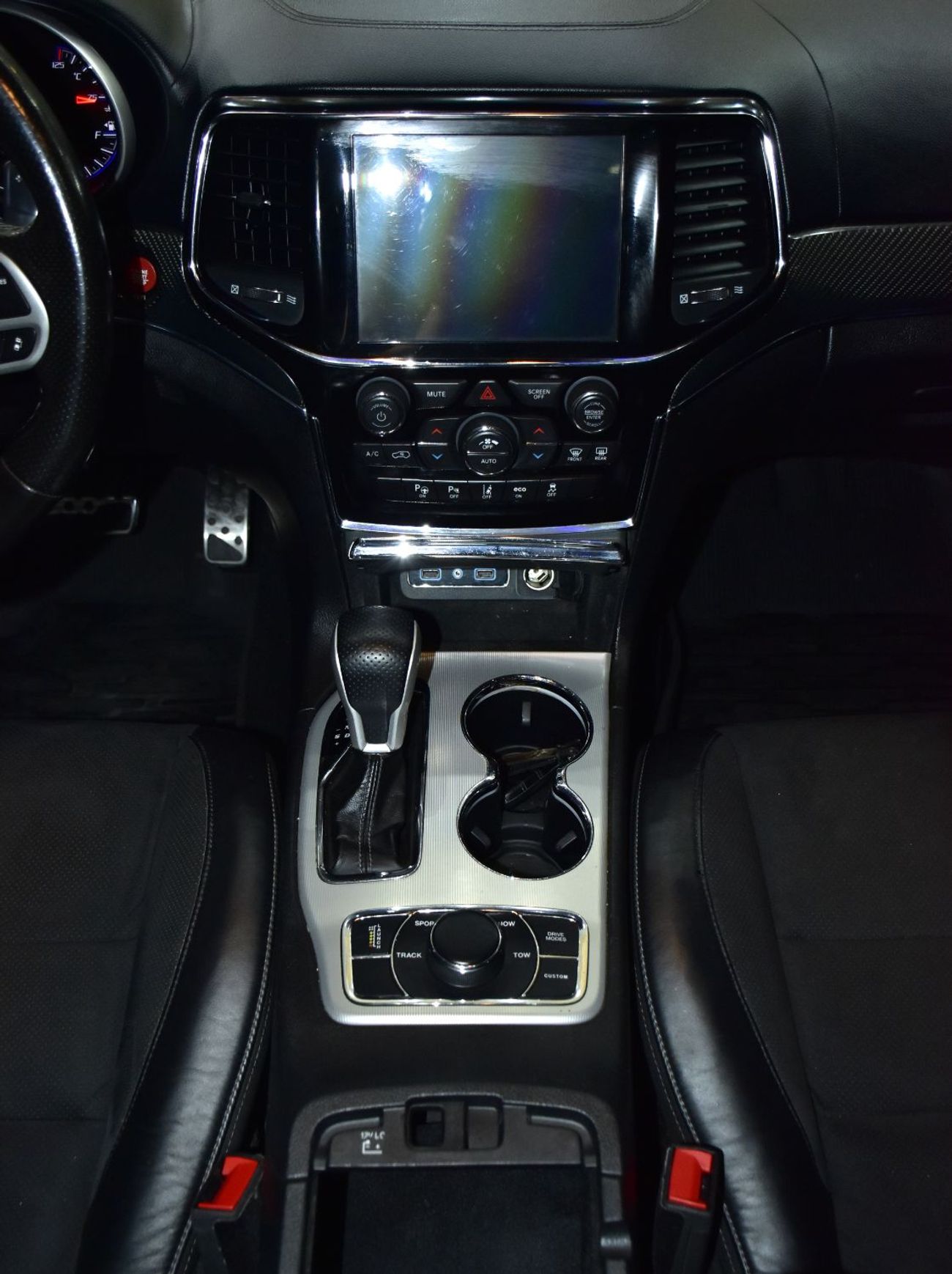 جيب جراند شيروكي EXCELLENT DEAL for our Jeep Grand Cherokee SRT ( 2020 Model ) in White Color Canadian Specs