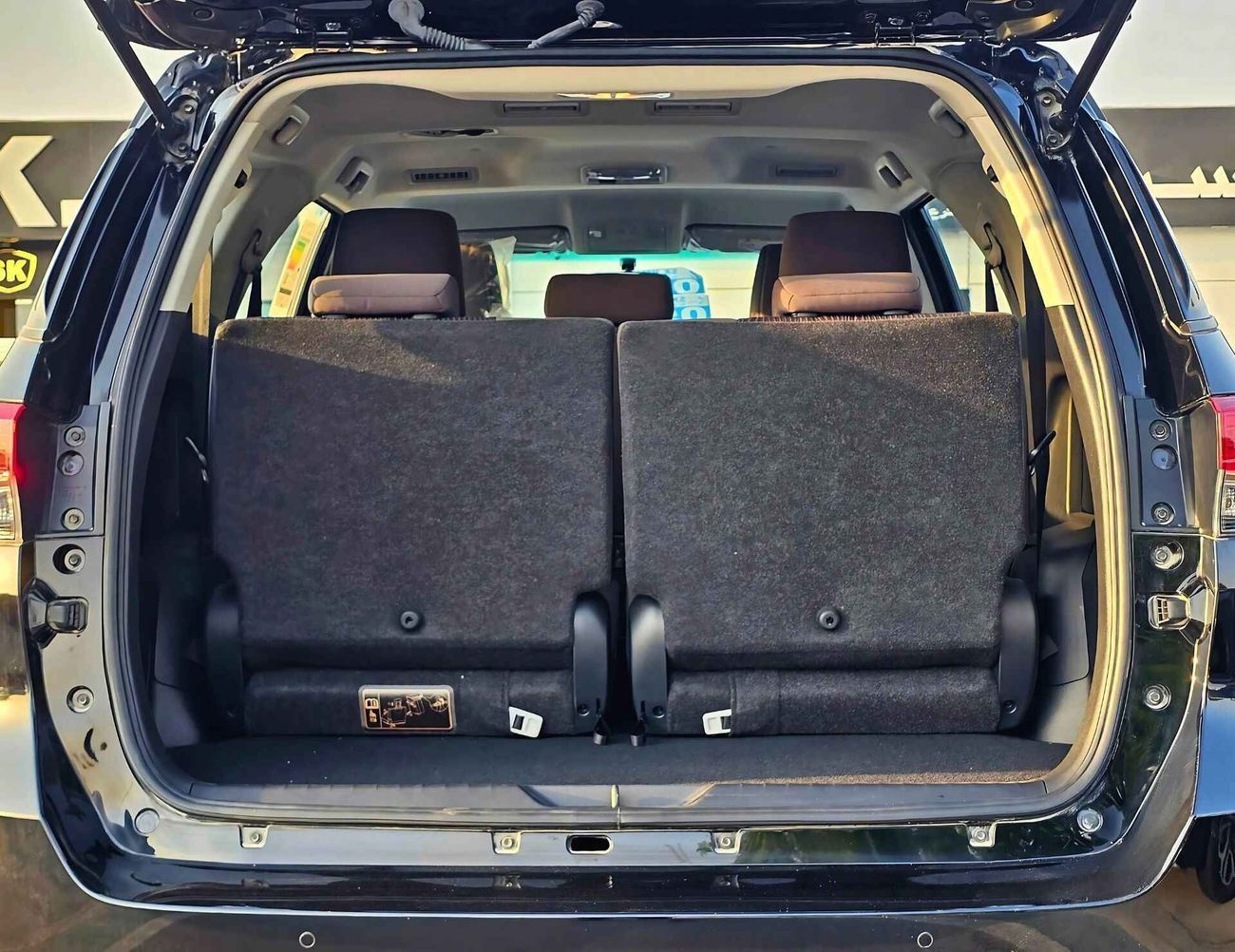 تويوتا فورتونر 4.0L V6 PETROL / AUTO AC / DIFF LOCK / DVD CAMERA (CODE # F6S)