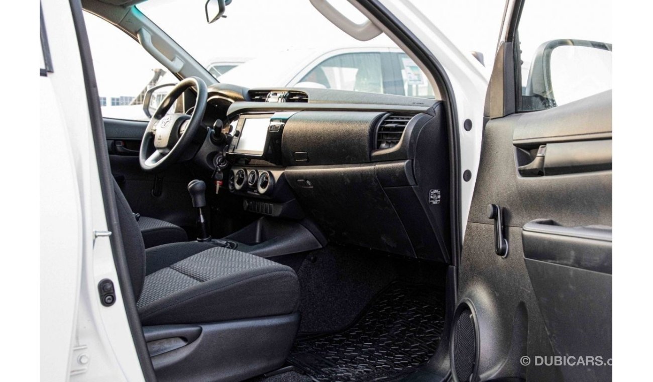 تويوتا هيلوكس Get 2022 Toyota Hilux 4x4 DC 2.8 D MT - White inside Black